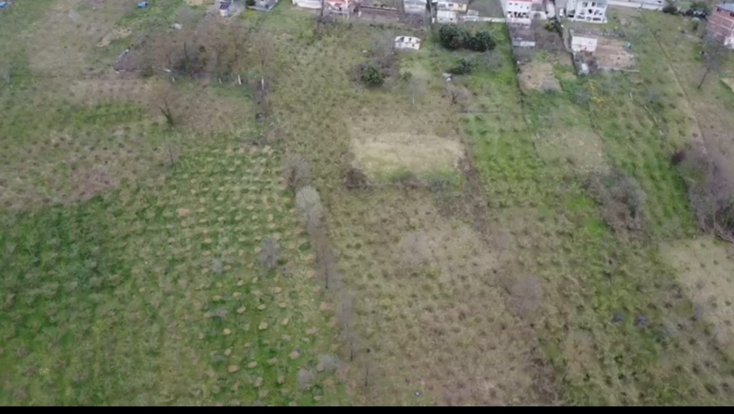 MABEL'DEN DÜZYURTTA SATILIK YATIRIMLIK VİLLALIK YOLA YAKIN ARSA